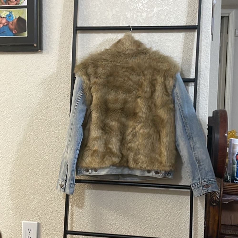 . - Picture 2 of 4